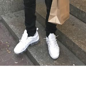 White air vapor maxes